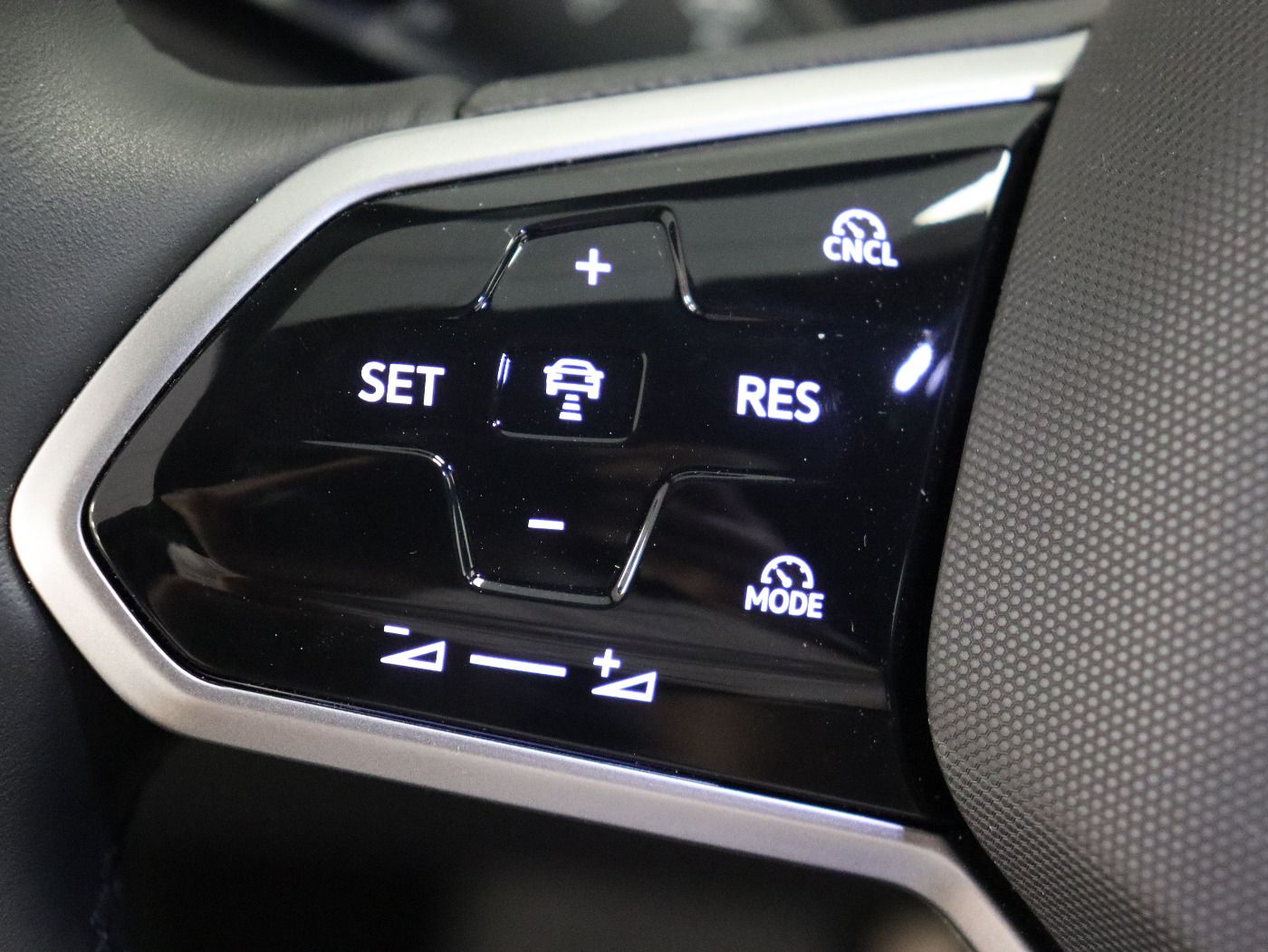 Fahrzeug autohaus mense Fahrzeugabbildung Volkswagen ID.7 Tourer Pro |AHK|4xSHZG|Massage|Navi|ACC|h/k