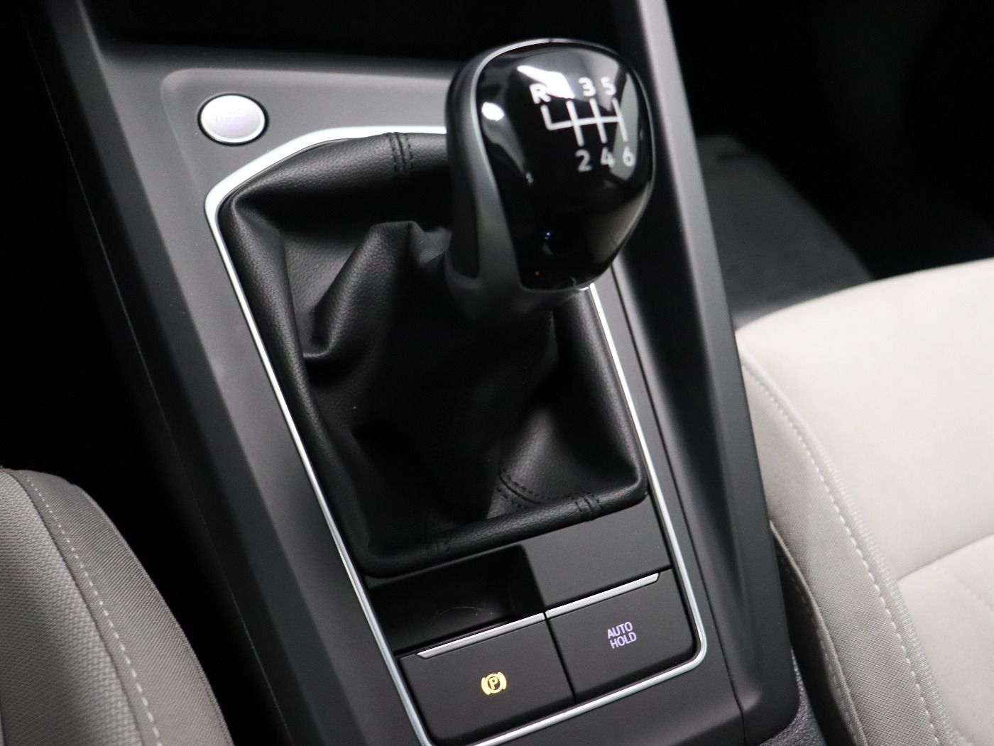 Fahrzeug autohaus mense Fahrzeugabbildung Volkswagen Golf VIII Variant 1.0 TSI Life CarPlay|AHK|ACC|L