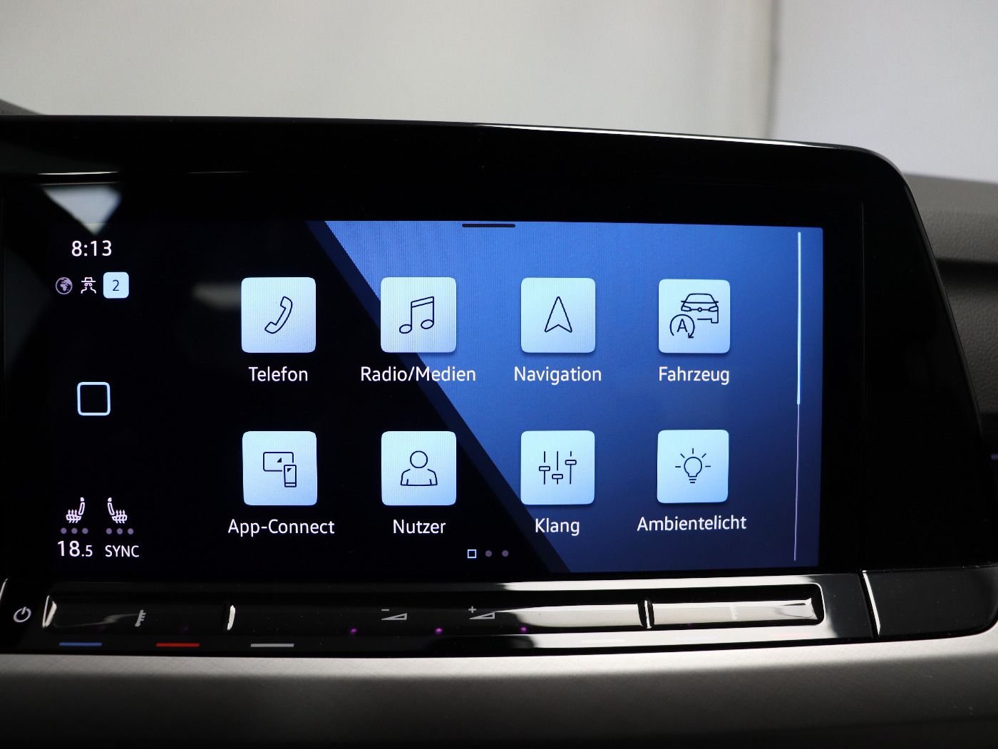 Fahrzeug autohaus mense Fahrzeugabbildung Volkswagen Golf VIII Variant 1.0 TSI Life CarPlay|AHK|ACC|L