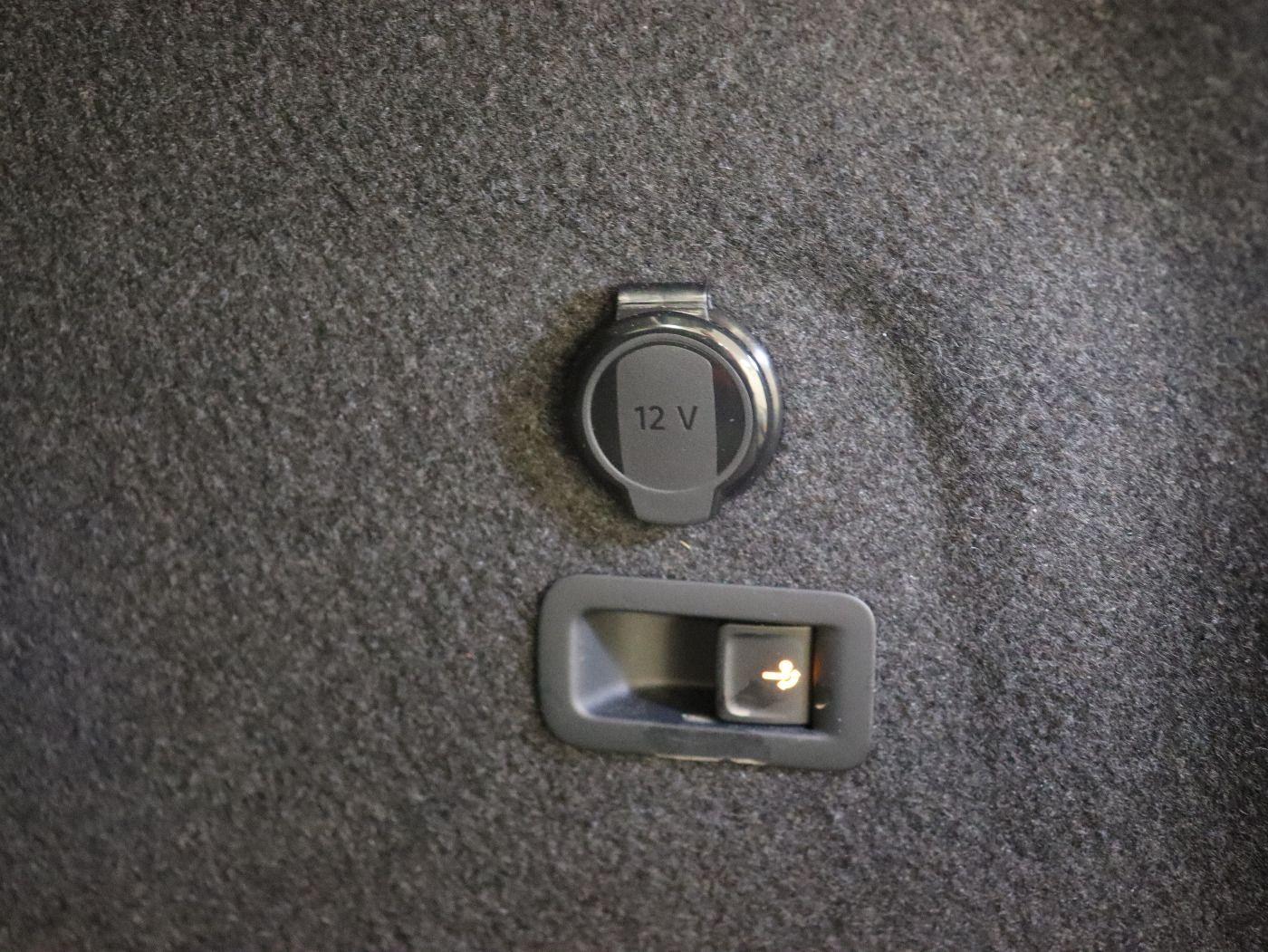 Fahrzeug autohaus mense Fahrzeugabbildung Volkswagen Golf VIII Variant 1.0 TSI Life CarPlay|AHK|ACC|L