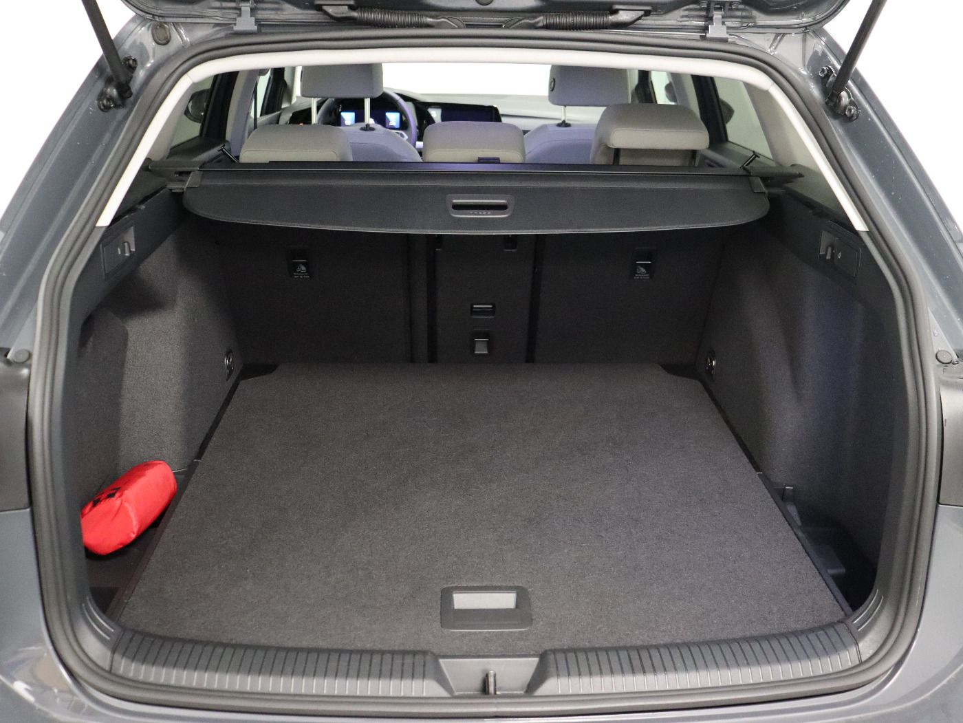 Fahrzeug autohaus mense Fahrzeugabbildung Volkswagen Golf VIII Variant 1.0 TSI Life CarPlay|AHK|ACC|L