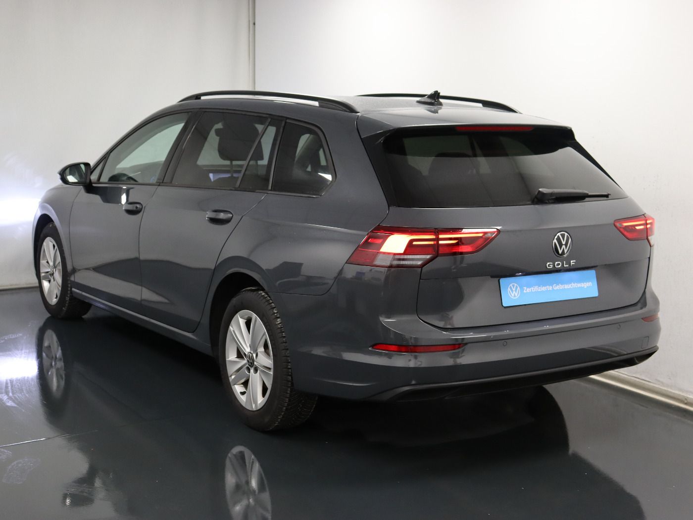 Fahrzeug autohaus mense Fahrzeugabbildung Volkswagen Golf VIII Variant 1.0 TSI Life CarPlay|AHK|ACC|L