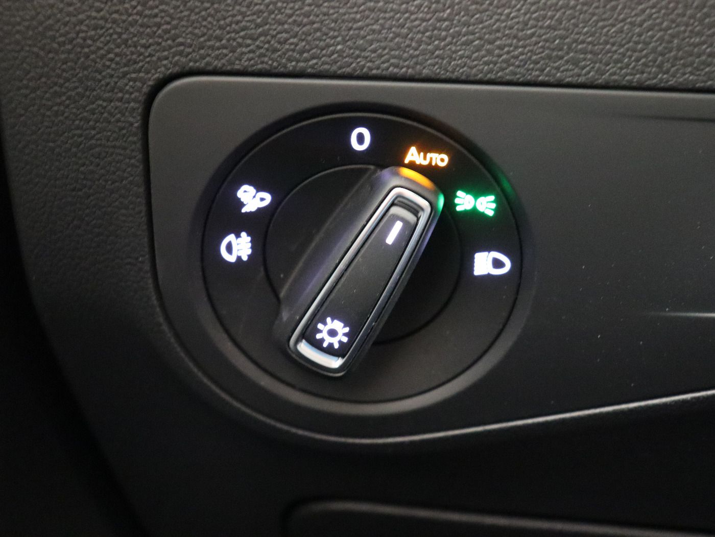 Fahrzeugabbildung Volkswagen Tiguan Allspace 1.5 TSI MOVE 7-Sitzer Matrix
