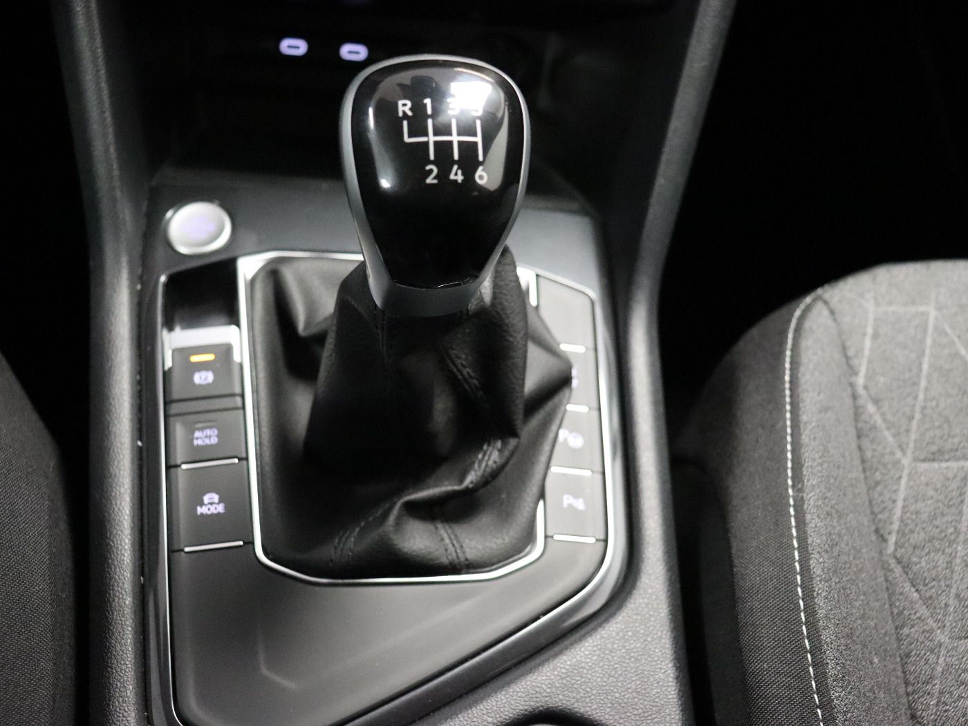 Fahrzeugabbildung Volkswagen Tiguan Allspace 1.5 TSI MOVE 7-Sitzer Matrix