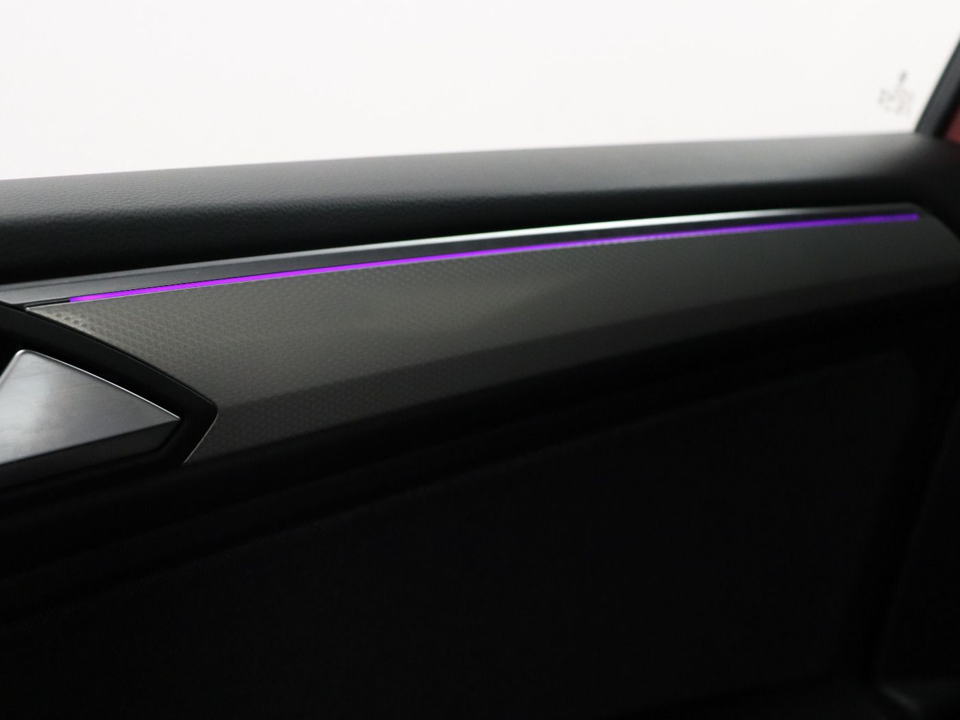 Fahrzeugabbildung Volkswagen Tiguan Allspace 1.5 TSI MOVE 7-Sitzer Matrix