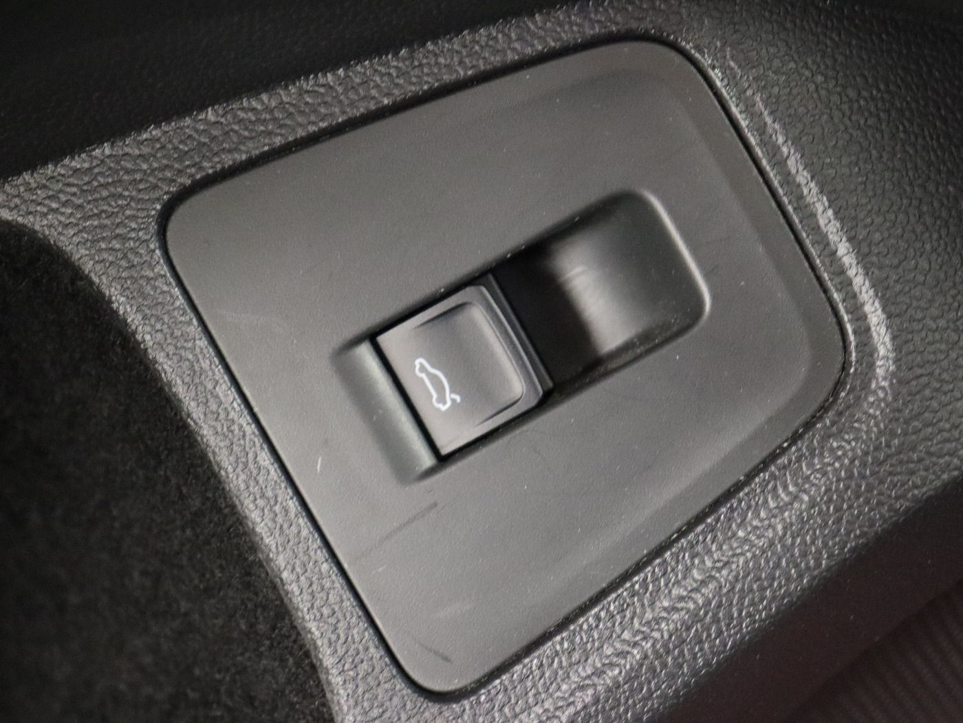 Fahrzeugabbildung Volkswagen Tiguan Allspace 1.5 TSI MOVE 7-Sitzer Matrix