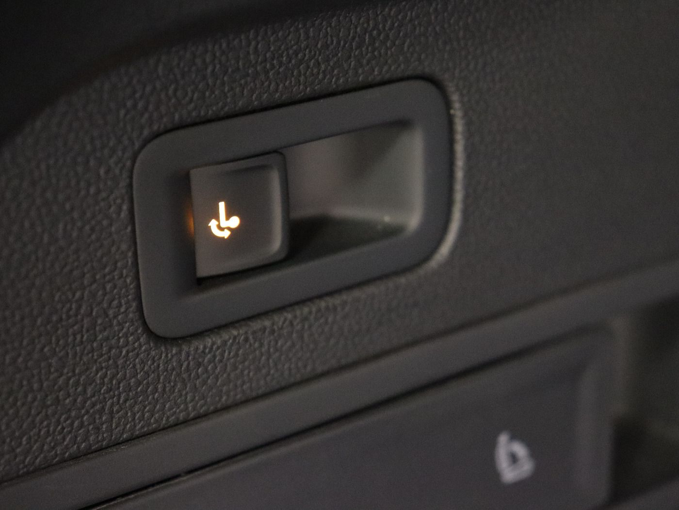 Fahrzeugabbildung Volkswagen Tiguan Allspace 1.5 TSI MOVE 7-Sitzer Matrix