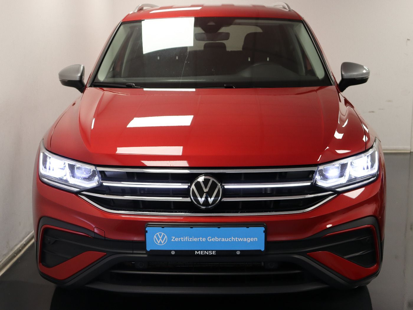 Fahrzeugabbildung Volkswagen Tiguan Allspace 1.5 TSI MOVE 7-Sitzer Matrix