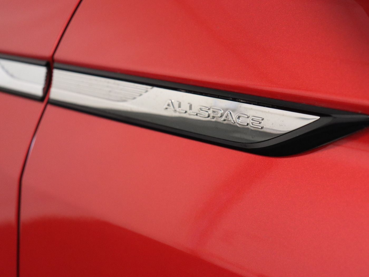 Fahrzeugabbildung Volkswagen Tiguan Allspace 1.5 TSI MOVE 7-Sitzer Matrix