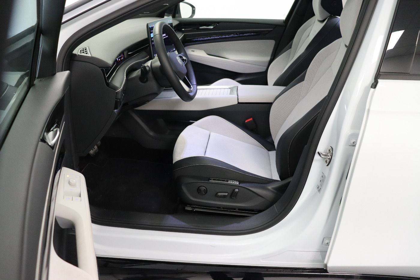 Fahrzeugabbildung Volkswagen ID.7 Tourer Pro IQ.Light|Matrix|CarPlay|h/k|AHK