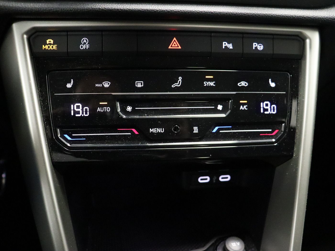 Fahrzeugabbildung Volkswagen T-Roc 1.0 TSI MOVE CarPlay|Standhzg|ACC|LED