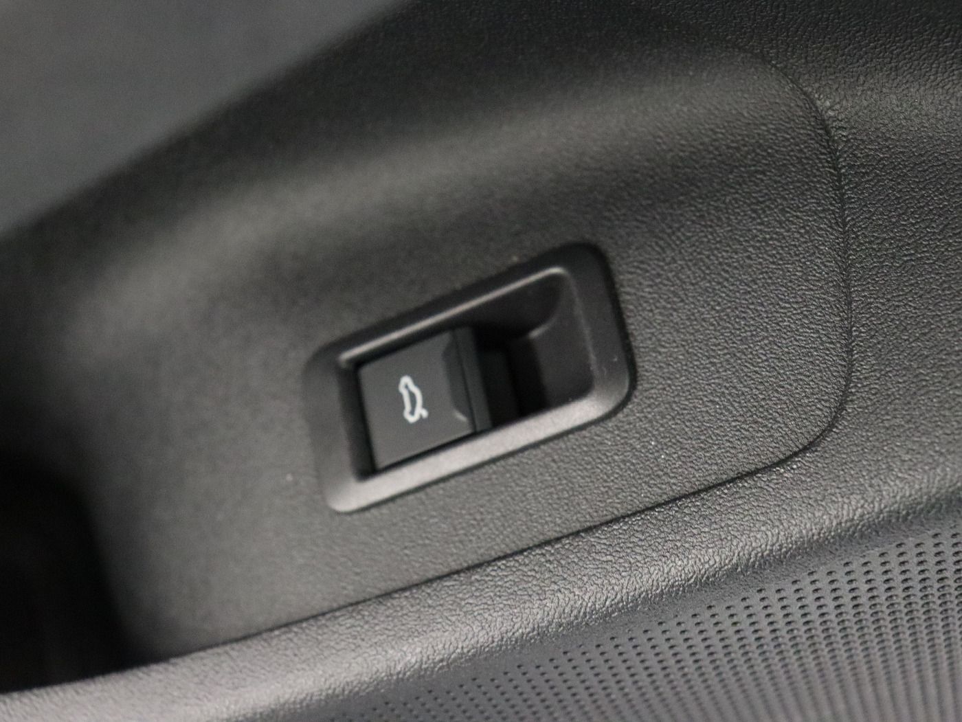 Fahrzeugabbildung Audi S6 Avant e-tron quattro B&O|HUD