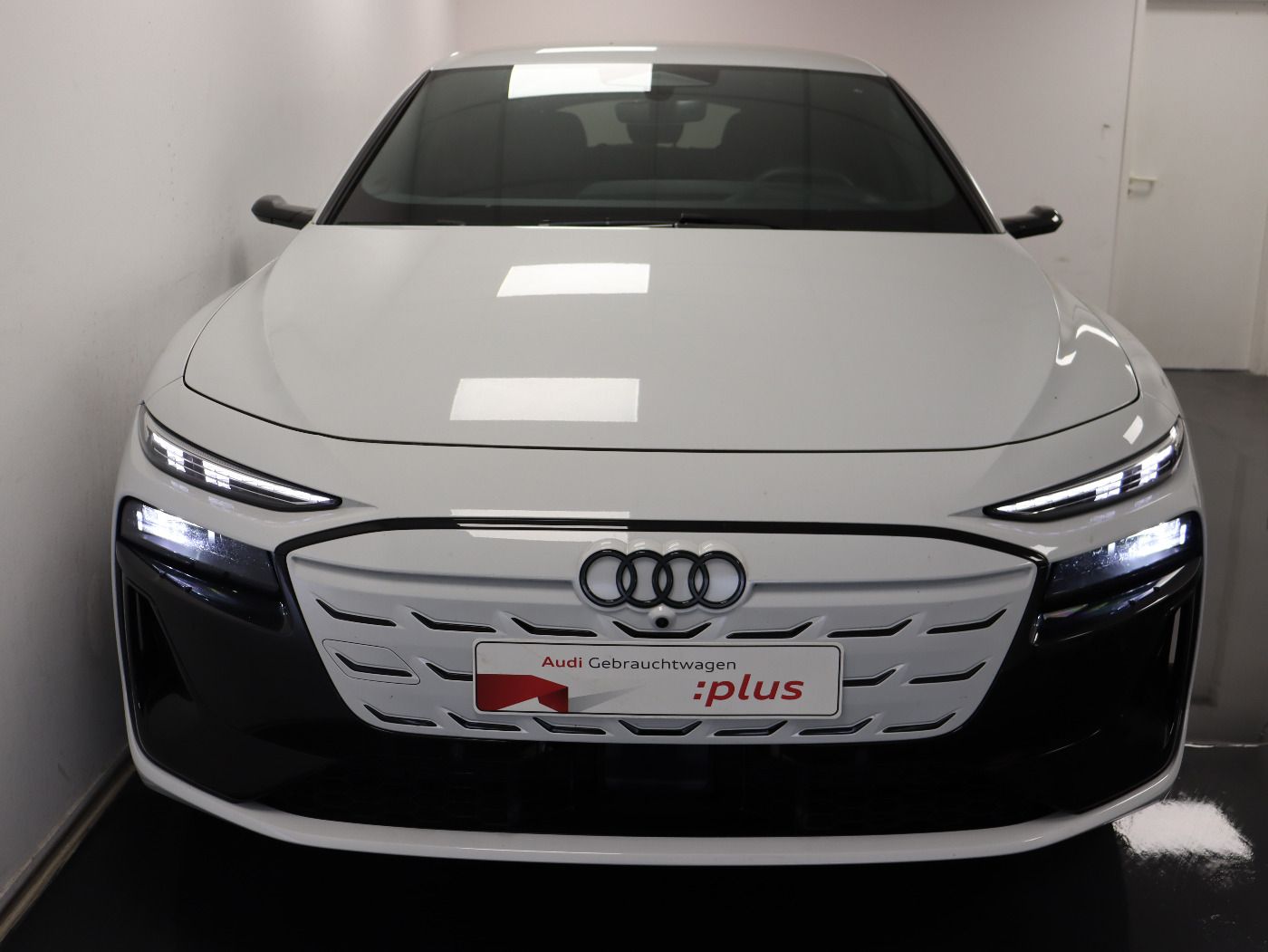 Fahrzeugabbildung Audi S6 Avant e-tron quattro B&O|HUD