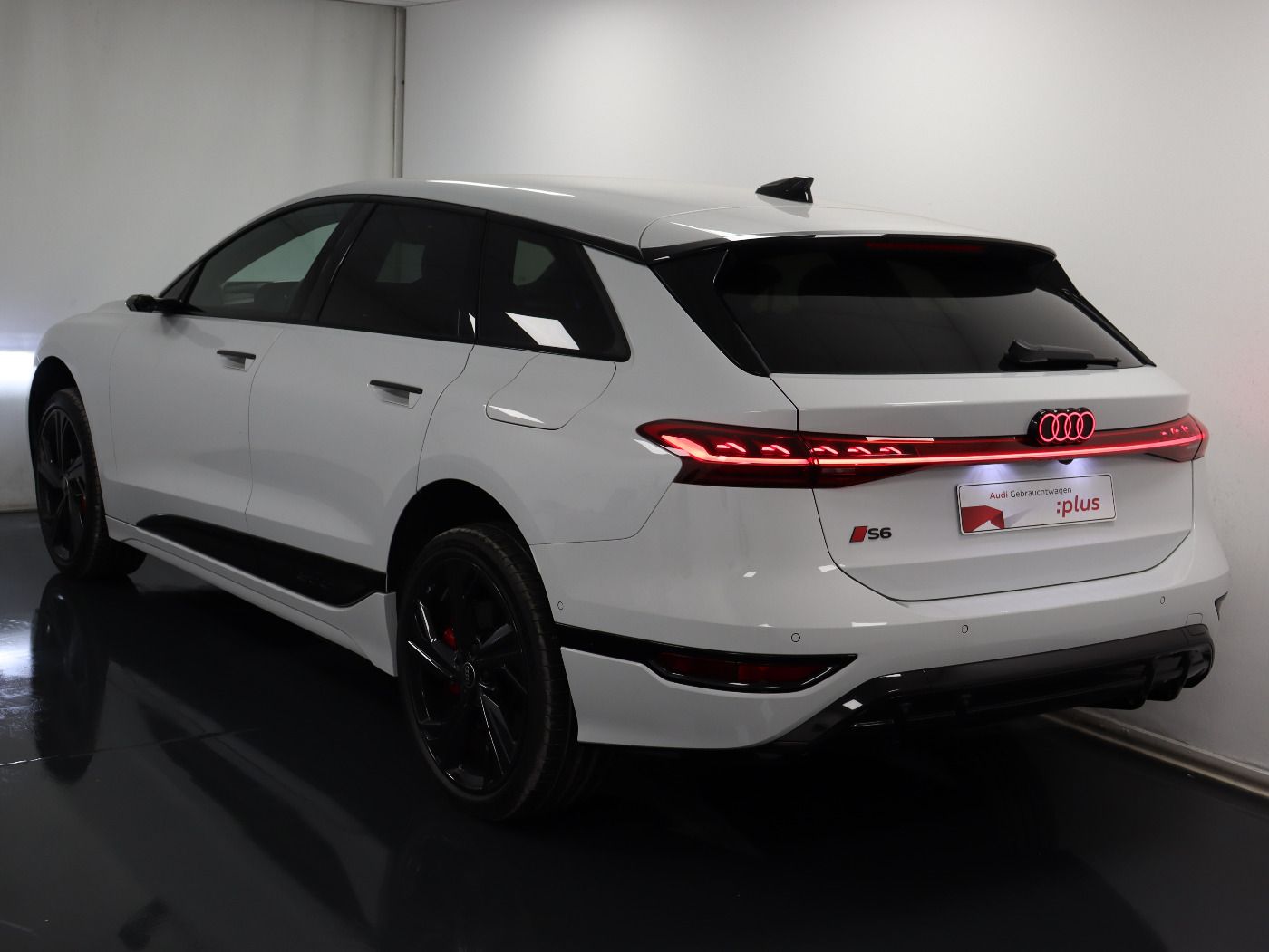 Fahrzeugabbildung Audi S6 Avant e-tron quattro B&O|HUD