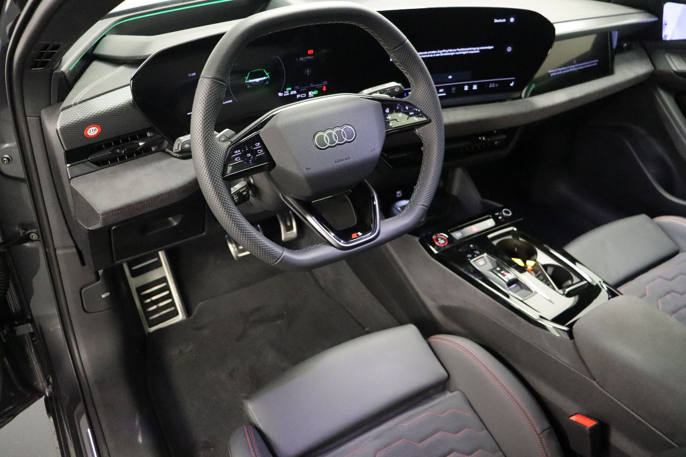 Fahrzeugabbildung Audi A6 Avant e-tron performance S line edition one