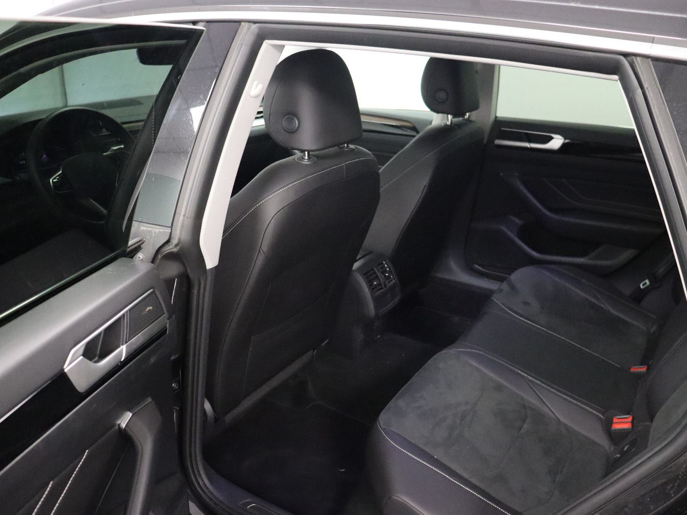 Fahrzeugabbildung Volkswagen Arteon Shooting Brake 2.0 TSI DSG Elegance AHK|L