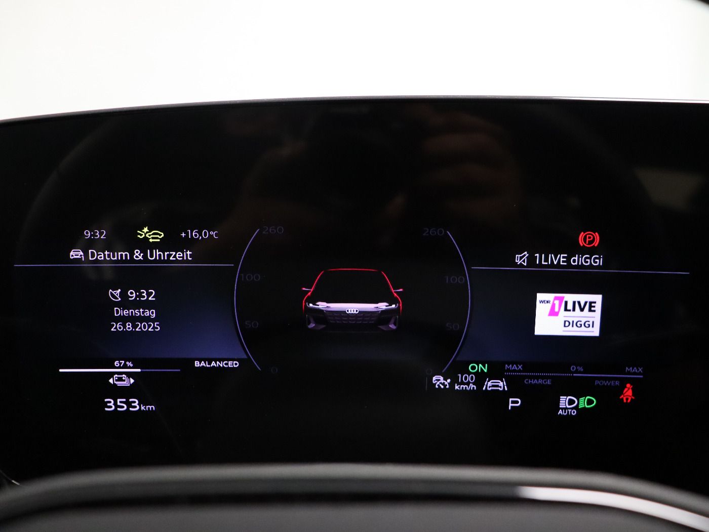 Fahrzeugabbildung Audi A6 Avant e-tron quattro S line B&O|AHK|LM