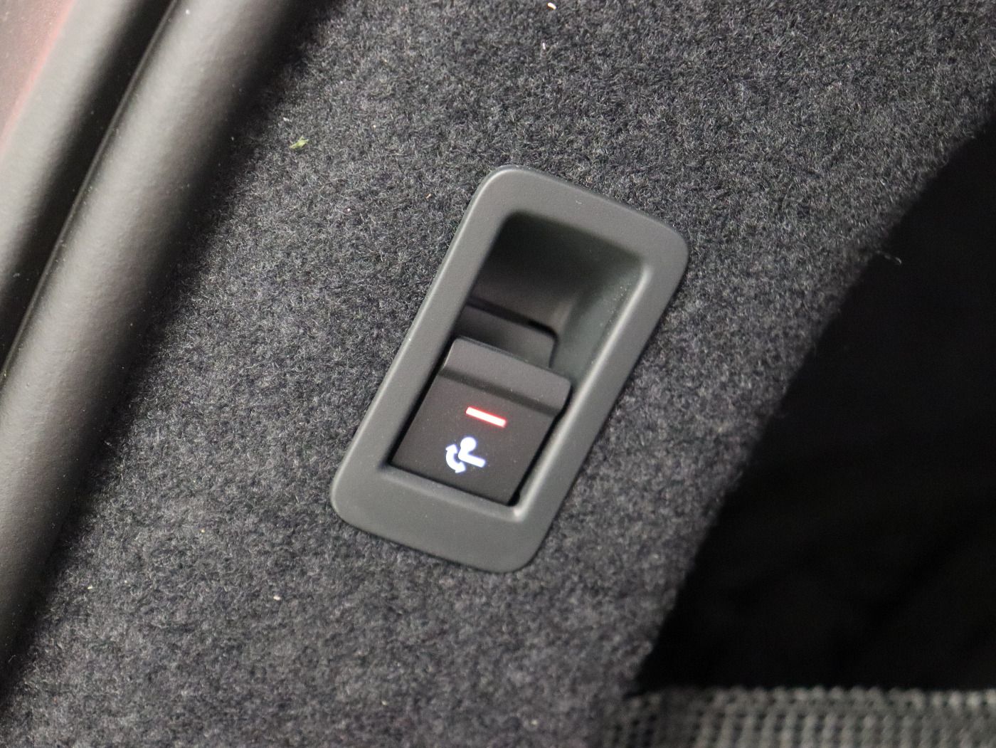 Fahrzeugabbildung Audi A6 Avant e-tron quattro S line B&O|AHK|LM