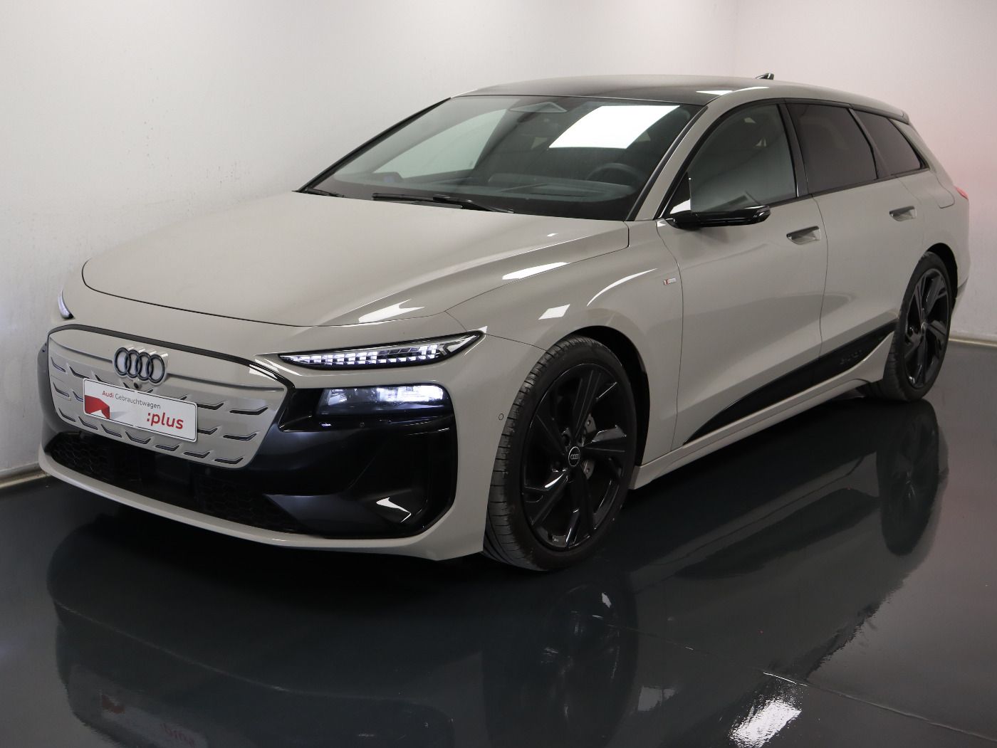 Fahrzeugabbildung Audi A6 Avant e-tron quattro S line B&O|AHK|LM
