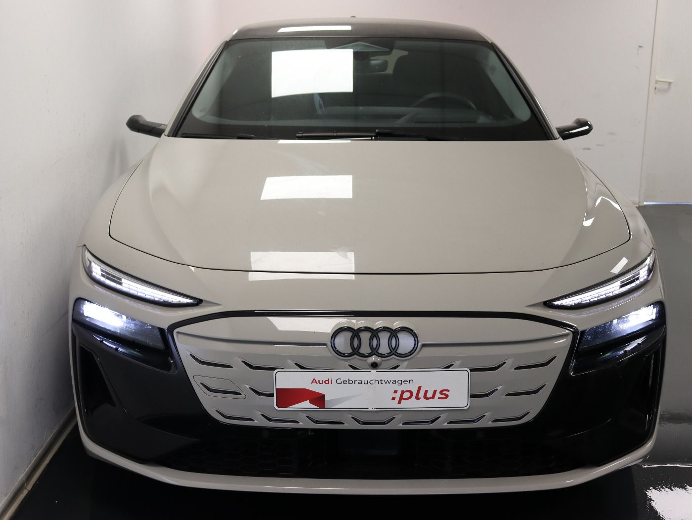 Fahrzeugabbildung Audi A6 Avant e-tron quattro S line B&O|AHK|LM