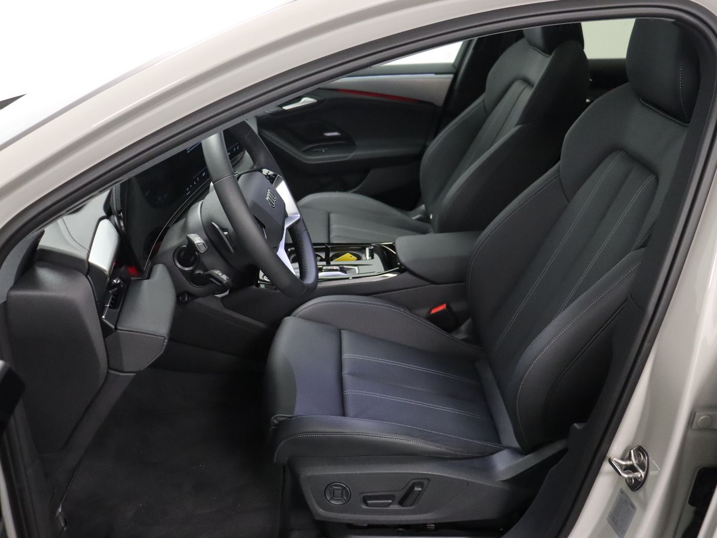 Fahrzeugabbildung Audi A6 Avant e-tron quattro S line B&O|AHK|LM