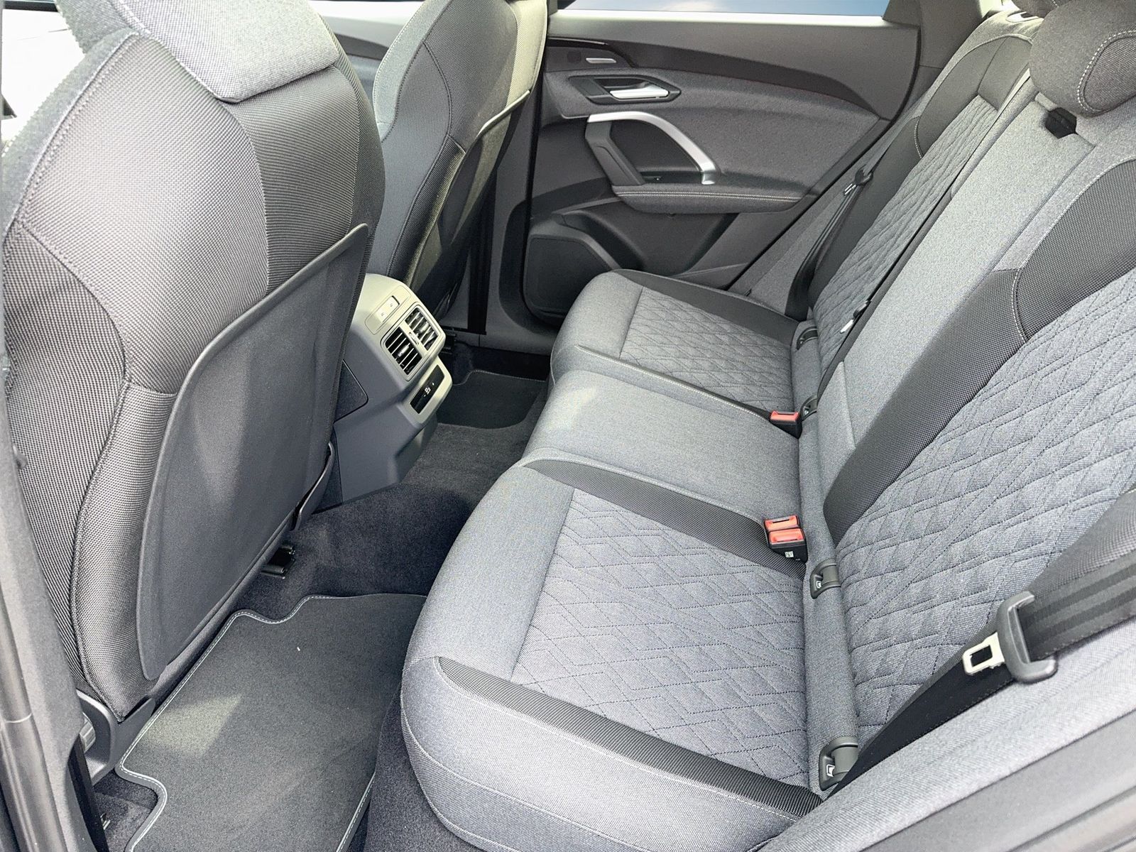 Fahrzeugabbildung Audi Q5 Sportback TDI quattro 150 kW S tronic B&O|AHK