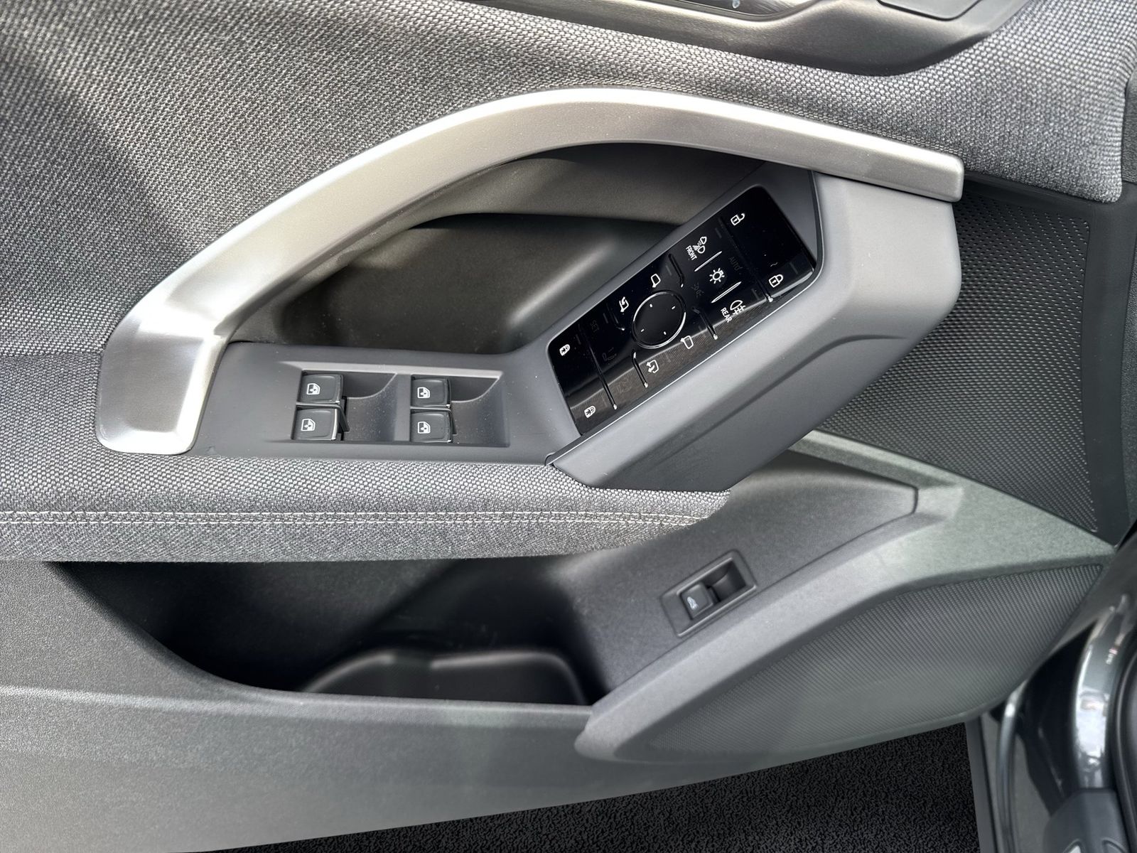 Fahrzeugabbildung Audi Q5 Sportback TDI quattro 150 kW S tronic B&O|AHK