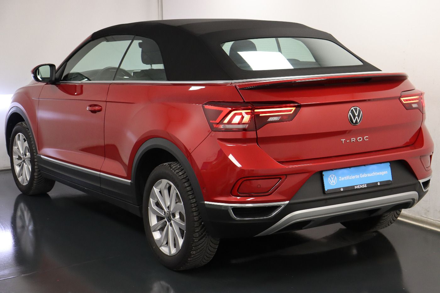 Fahrzeugabbildung Volkswagen T-Roc Cabriolet 1.5 TSI Style CarPlay|AHK|ACC|LE
