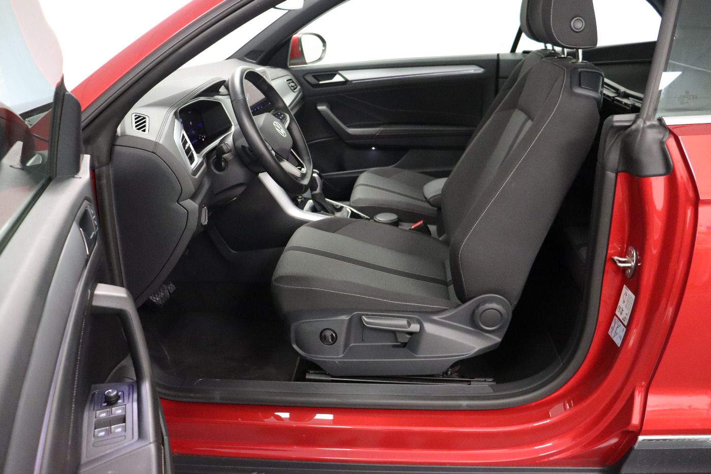 Fahrzeugabbildung Volkswagen T-Roc Cabriolet 1.5 TSI Style CarPlay|AHK|ACC|LE