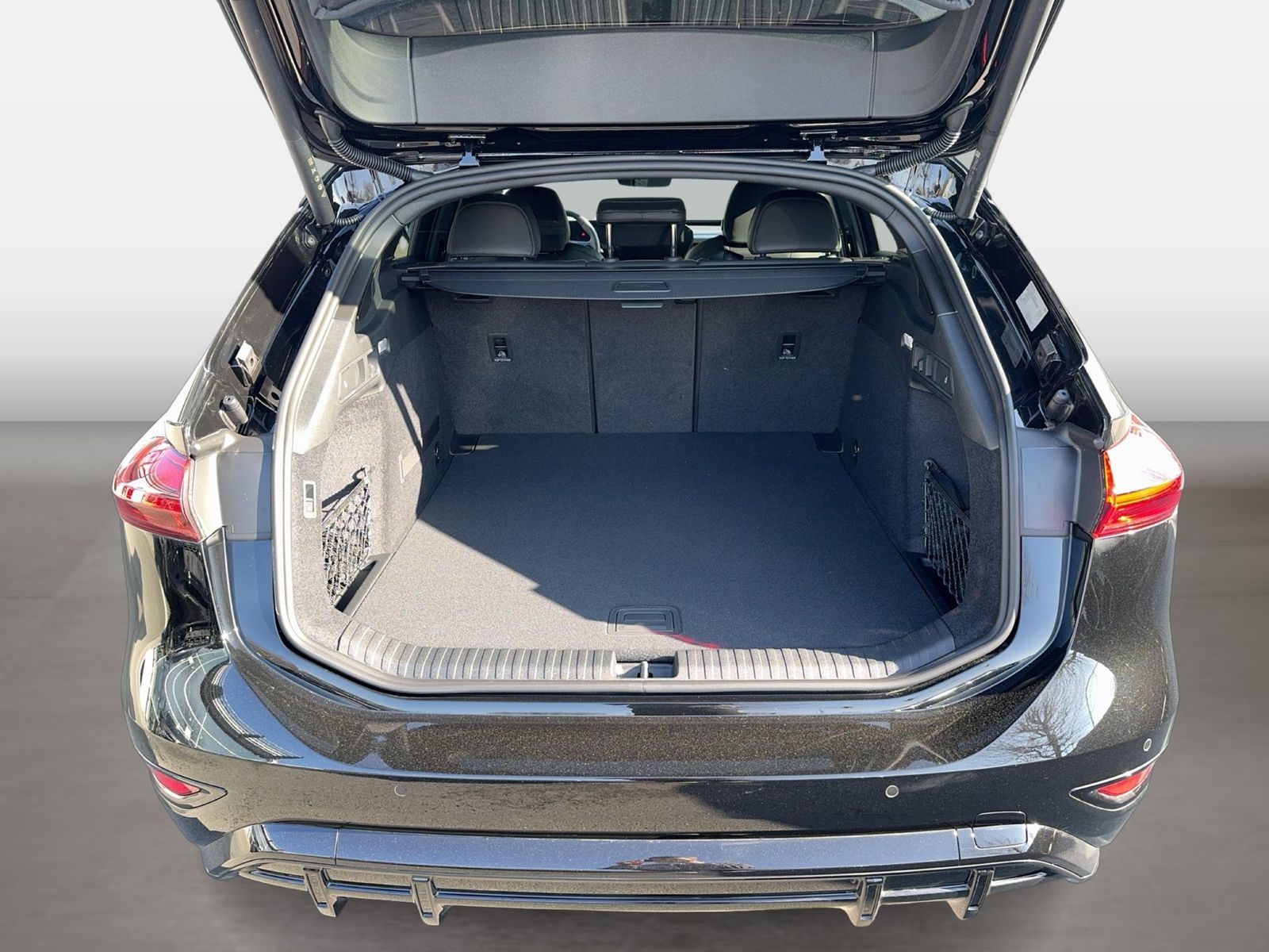 Fahrzeugabbildung Audi A6 Avant e-tron quattro 315 kW B&O|AHK|HUD|Luft