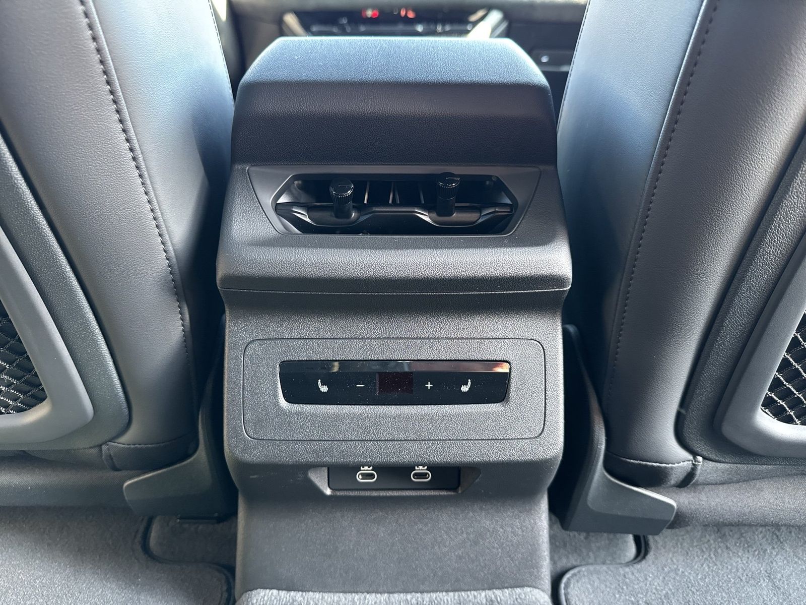 Fahrzeugabbildung Audi A6 Avant e-tron quattro 315 kW B&O|AHK|HUD|Luft