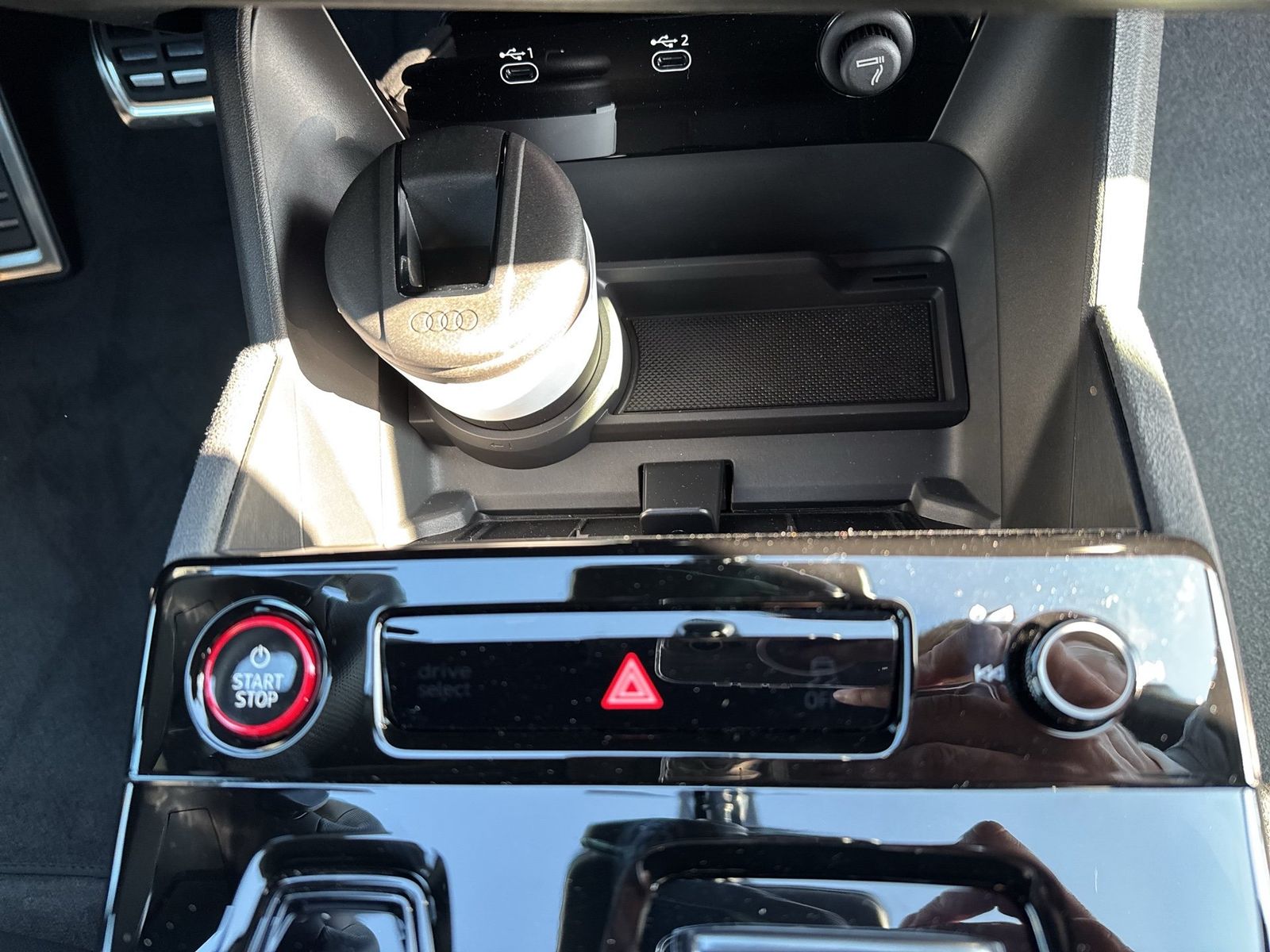 Fahrzeugabbildung Audi A6 Avant e-tron quattro 315 kW B&O|AHK|HUD|Luft