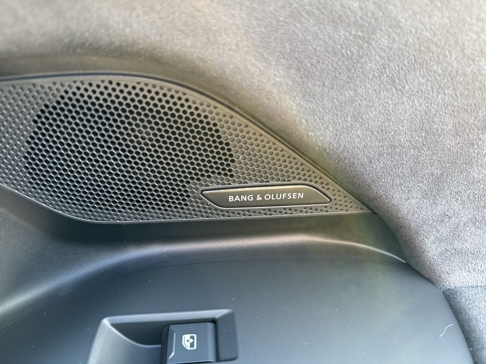 Fahrzeugabbildung Audi A6 Avant e-tron quattro 315 kW B&O|AHK|HUD|Luft