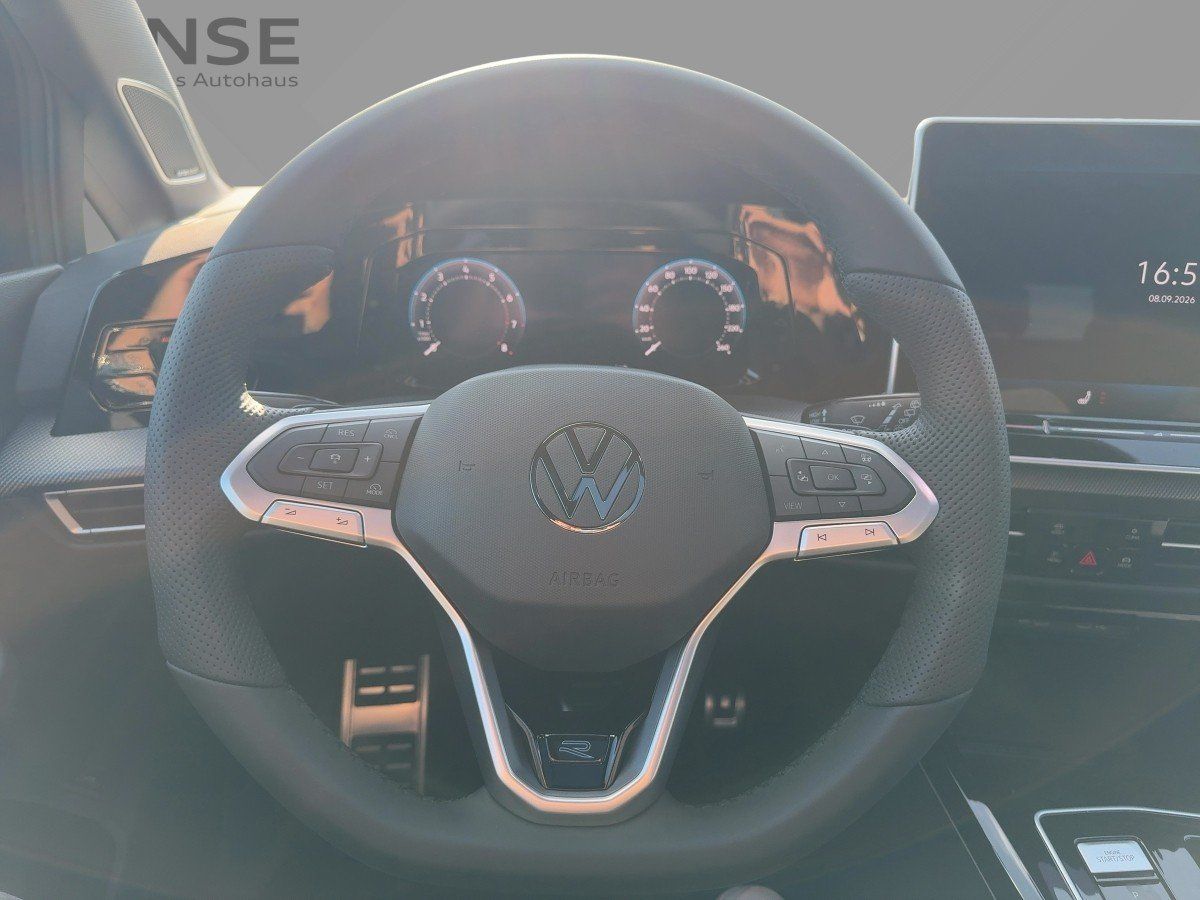 Fahrzeug autohaus mense Fahrzeugabbildung Volkswagen Golf Variant R-Line 1.5 l eTSI OPF DSG AHK Nav P - mit KI generiert/bearbeitet