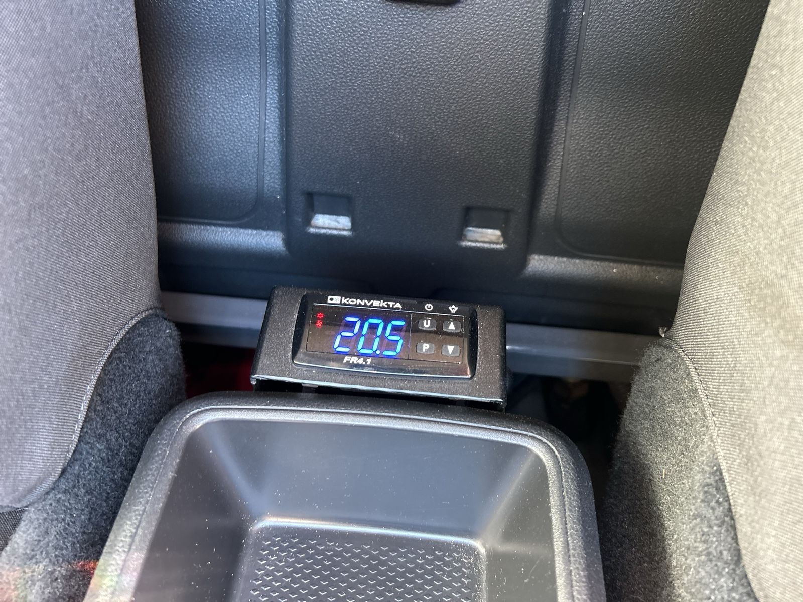 Fahrzeugabbildung Volkswagen Caddy 2.0 TDI Cargo Kühlkasten Navi