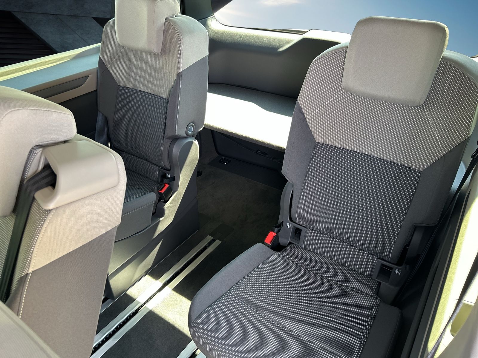 Fahrzeugabbildung Volkswagen Multivan Life Motor: 2.0 l TDI SCR 110 kW Getrie