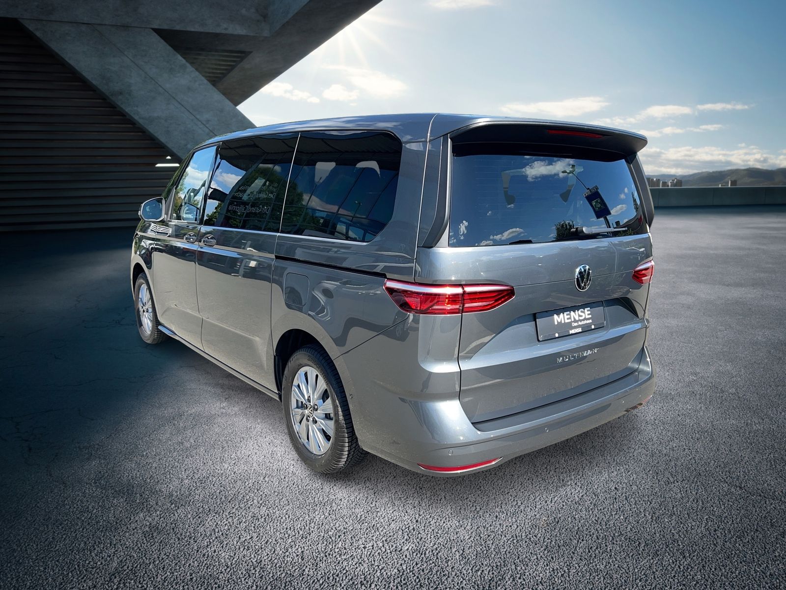 Fahrzeugabbildung Volkswagen Multivan Life Motor: 2.0 l TDI SCR 110 kW Getrie
