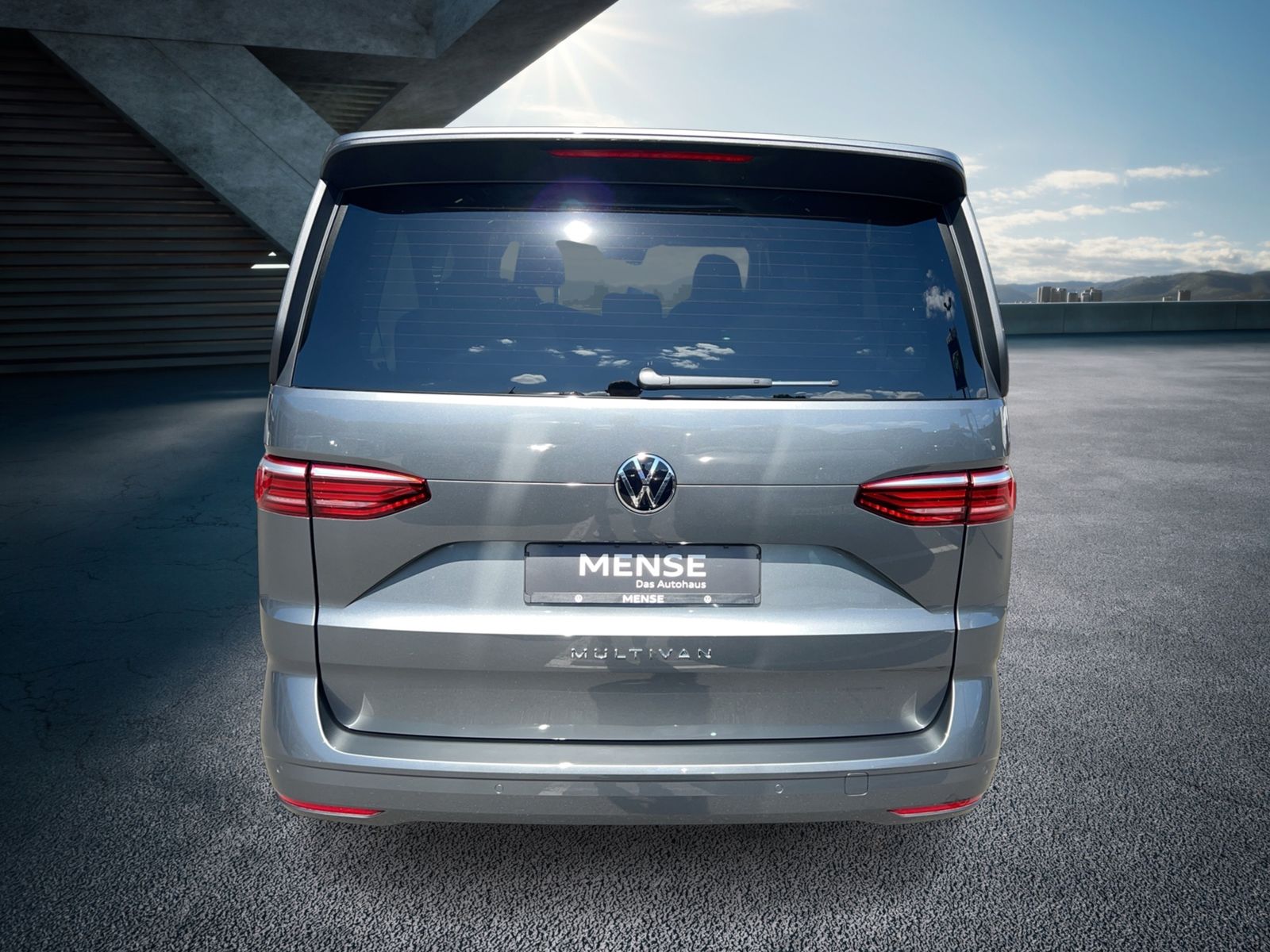 Fahrzeugabbildung Volkswagen Multivan Life Motor: 2.0 l TDI SCR 110 kW Getrie