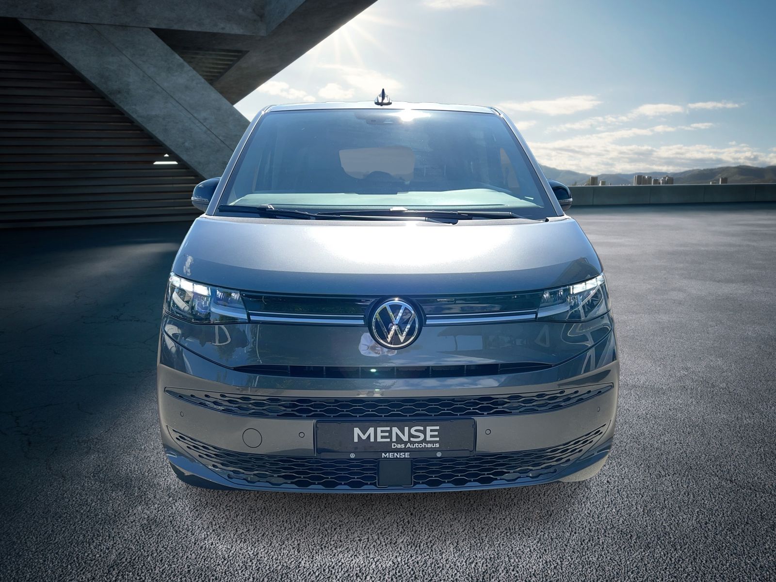 Fahrzeugabbildung Volkswagen Multivan Life Motor: 2.0 l TDI SCR 110 kW Getrie