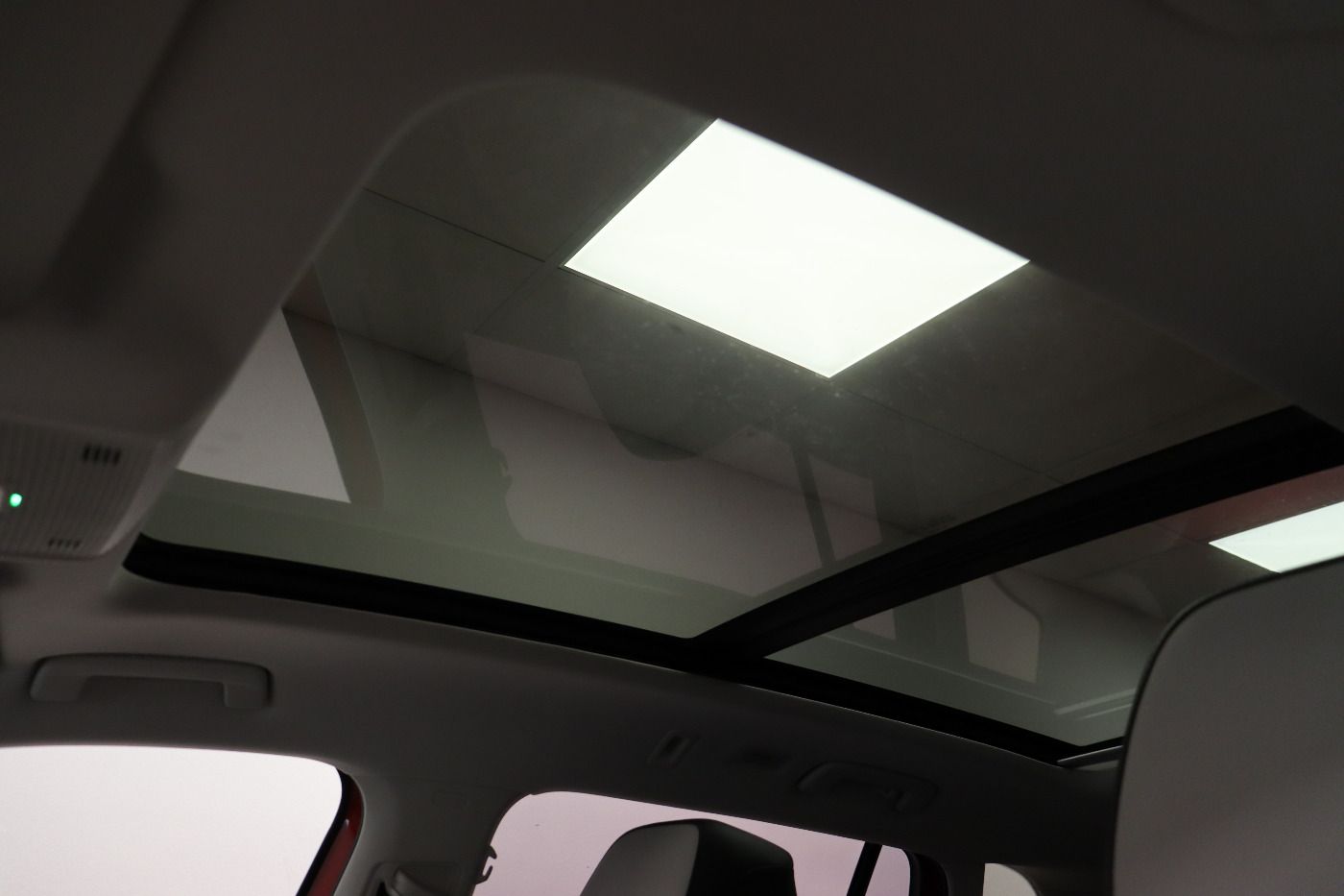 Fahrzeugabbildung Volkswagen Tiguan 2.0 TDI DSG IQ.Light|Matrix|CarPlay|AHK|S