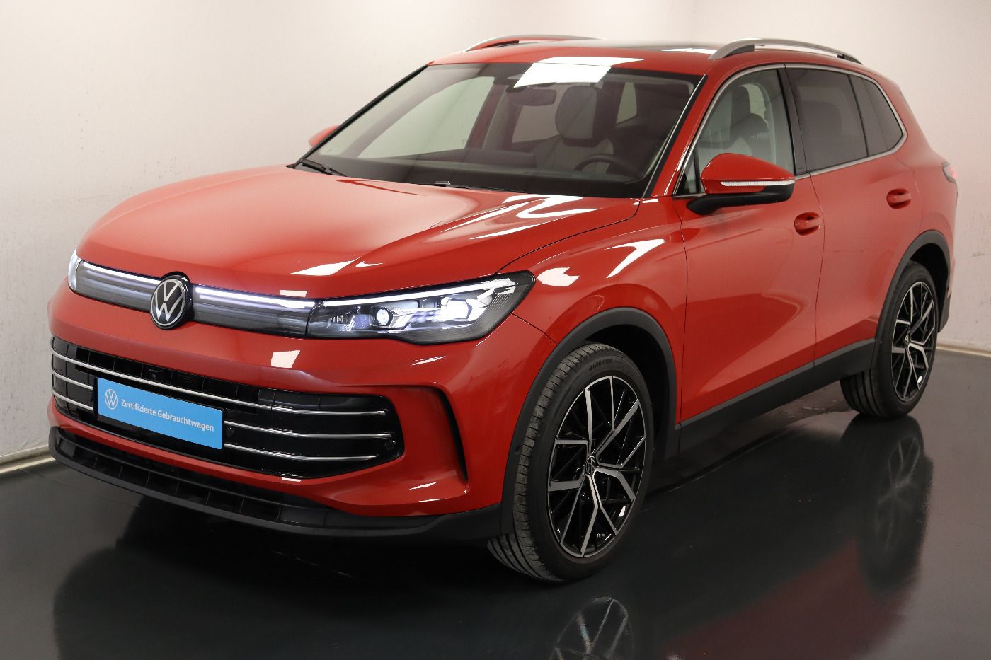 Fahrzeugabbildung Volkswagen Tiguan 2.0 TDI DSG IQ.Light|Matrix|CarPlay|AHK|S