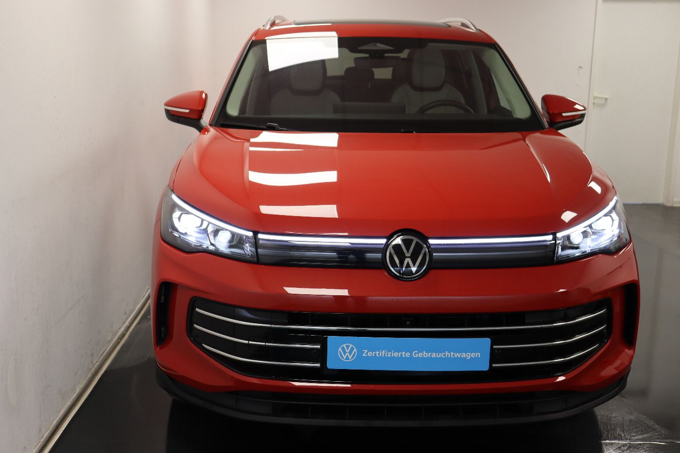 Fahrzeugabbildung Volkswagen Tiguan 2.0 TDI DSG IQ.Light|Matrix|CarPlay|AHK|S