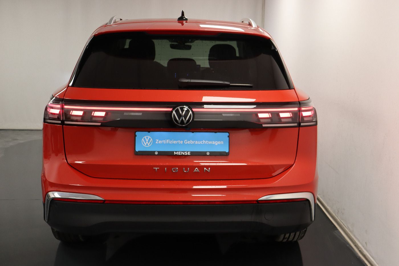 Fahrzeugabbildung Volkswagen Tiguan 2.0 TDI DSG IQ.Light|Matrix|CarPlay|AHK|S