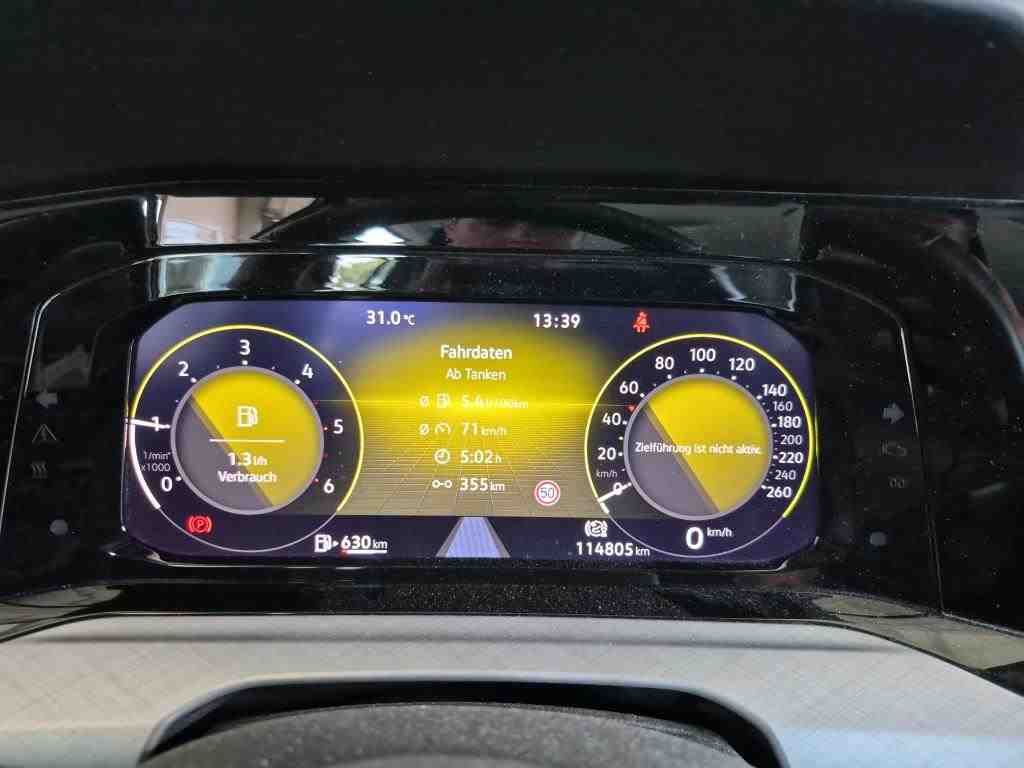 Fahrzeugabbildung Volkswagen Golf VIII Variant 2.0TDI Life CarPlay ACC LED LM - mit KI generiert/bearbeitet