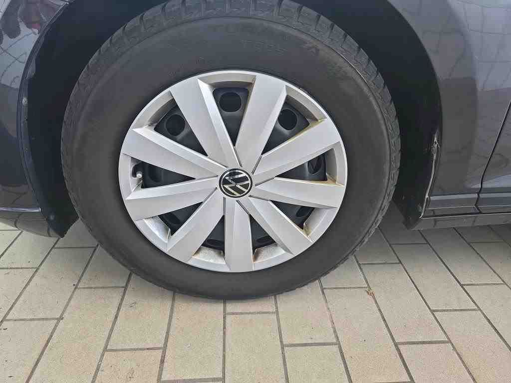 Fahrzeugabbildung Volkswagen Passat Variant 2.0TDI DSG CarPlay ACC LED Navi - mit KI generiert/bearbeitet