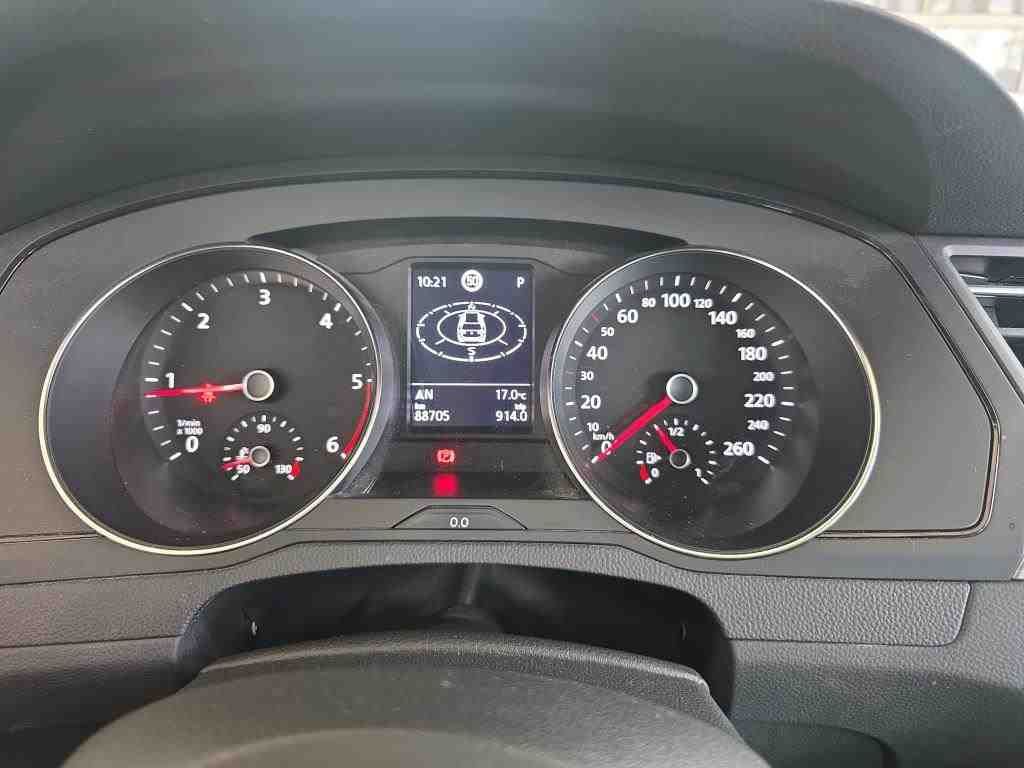 Fahrzeugabbildung Volkswagen Passat Variant 2.0TDI DSG CarPlay ACC LED Navi - mit KI generiert/bearbeitet