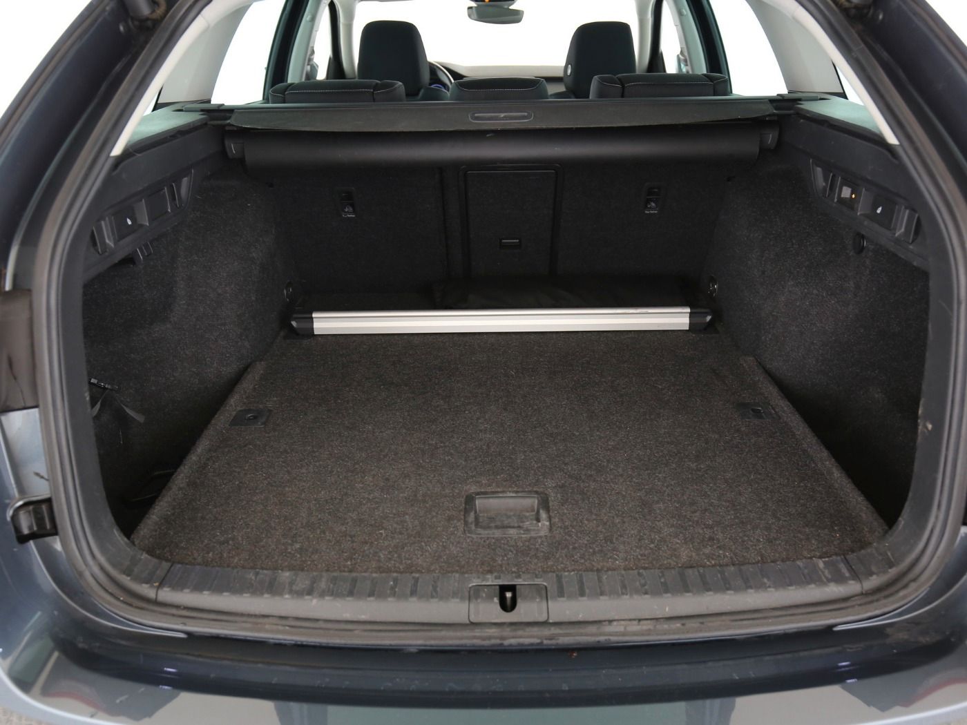 Fahrzeugabbildung SKODA Octavia Combi 2.0 TDI First Edition AHK|HUD|ACC