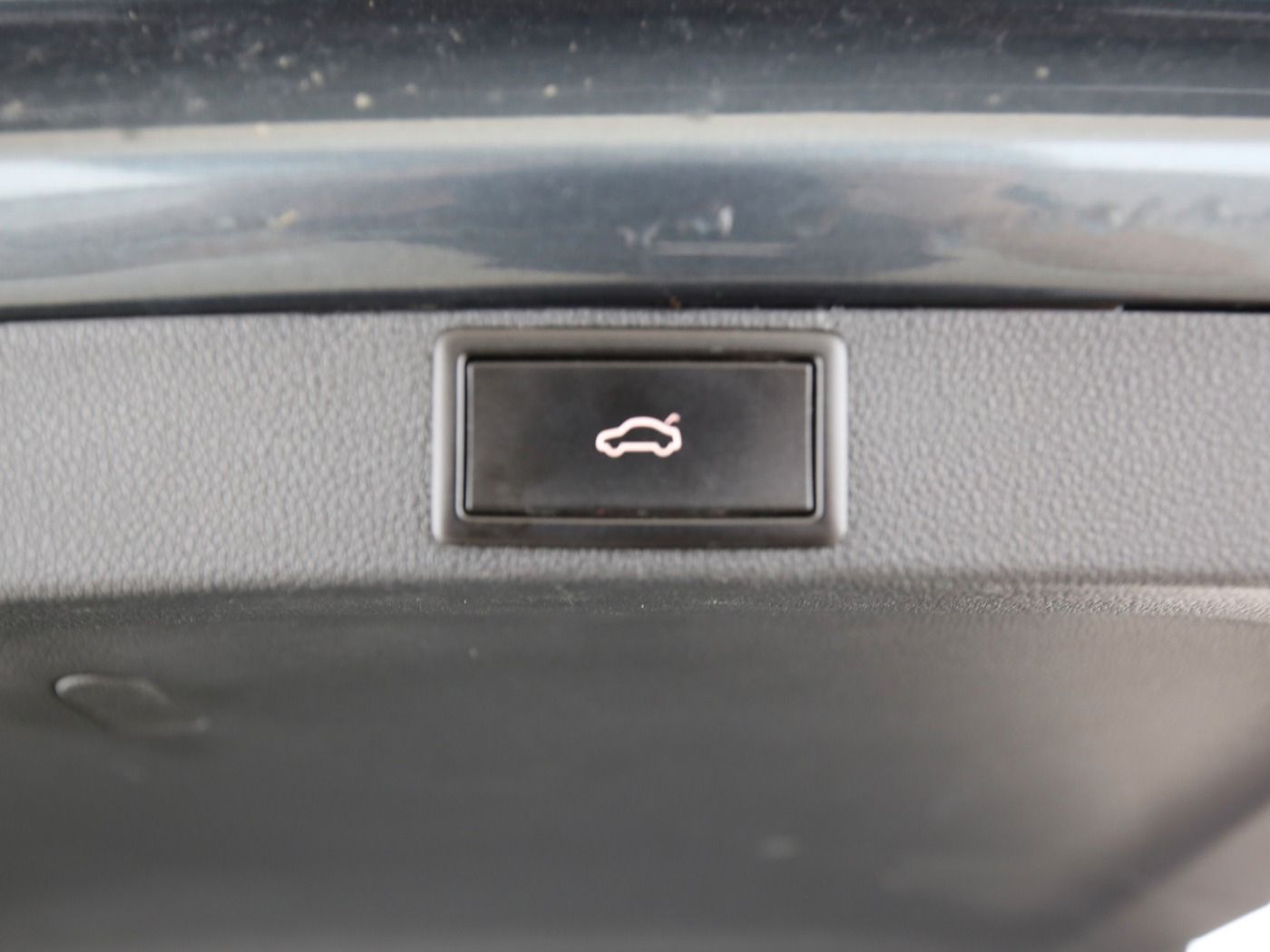 Fahrzeugabbildung SKODA Octavia Combi 2.0 TDI First Edition AHK|HUD|ACC