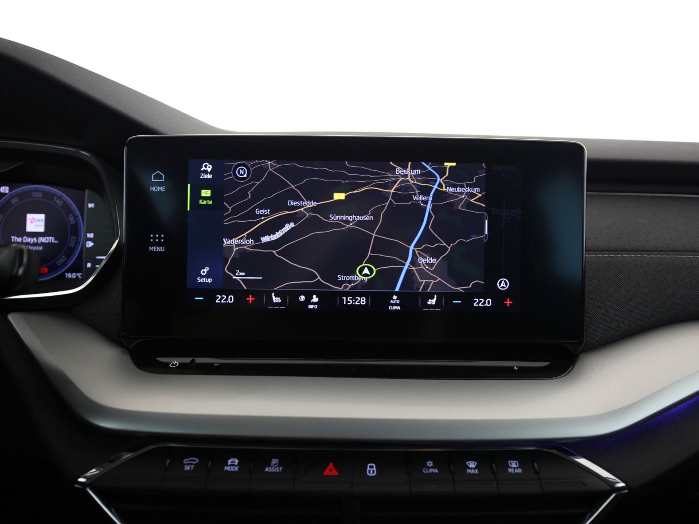Fahrzeugabbildung SKODA Octavia Combi 2.0 TDI First Edition AHK|HUD|ACC