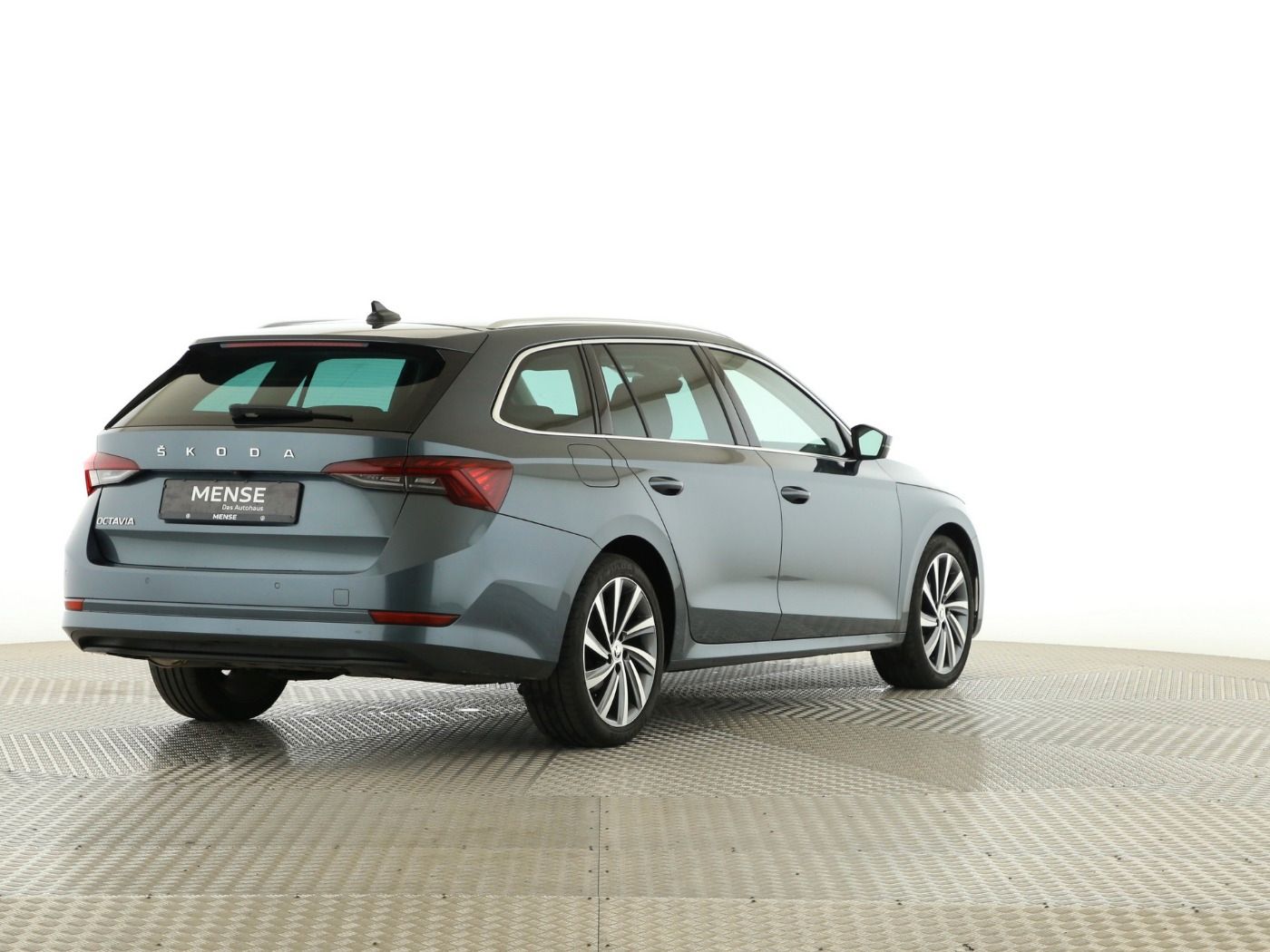 Fahrzeugabbildung SKODA Octavia Combi 2.0 TDI First Edition AHK|HUD|ACC